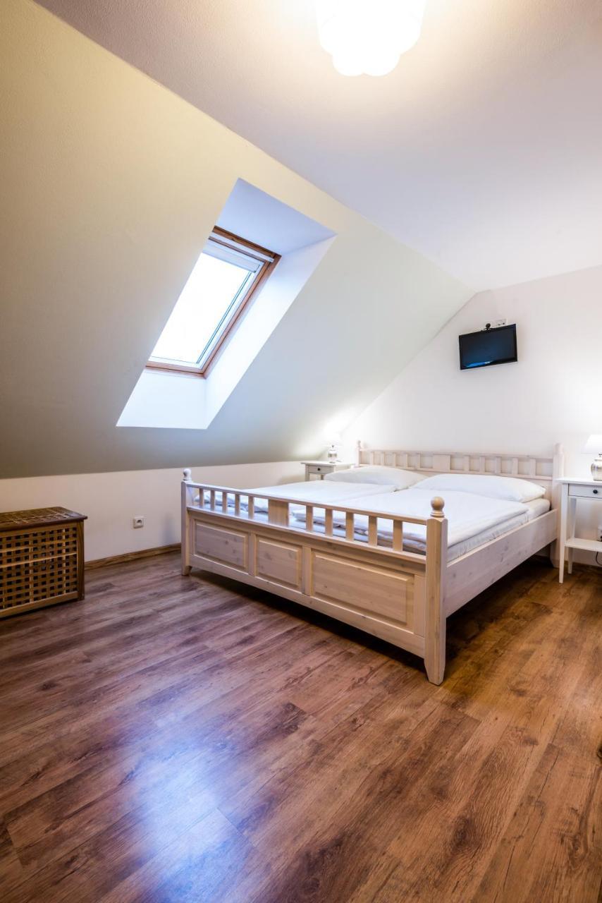 Slavia Penzion Mikulov Dış mekan fotoğraf